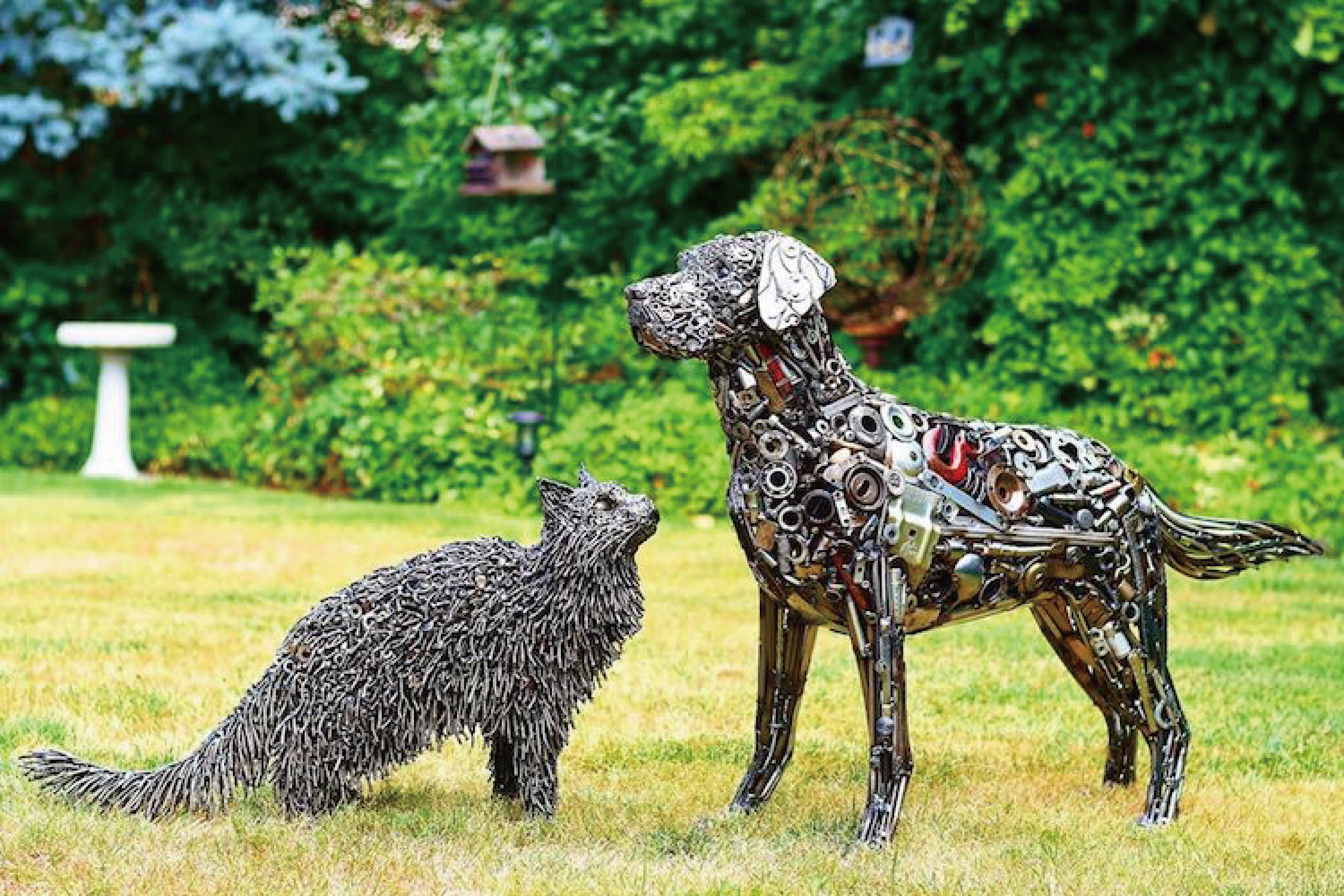 우측 상단 이미지